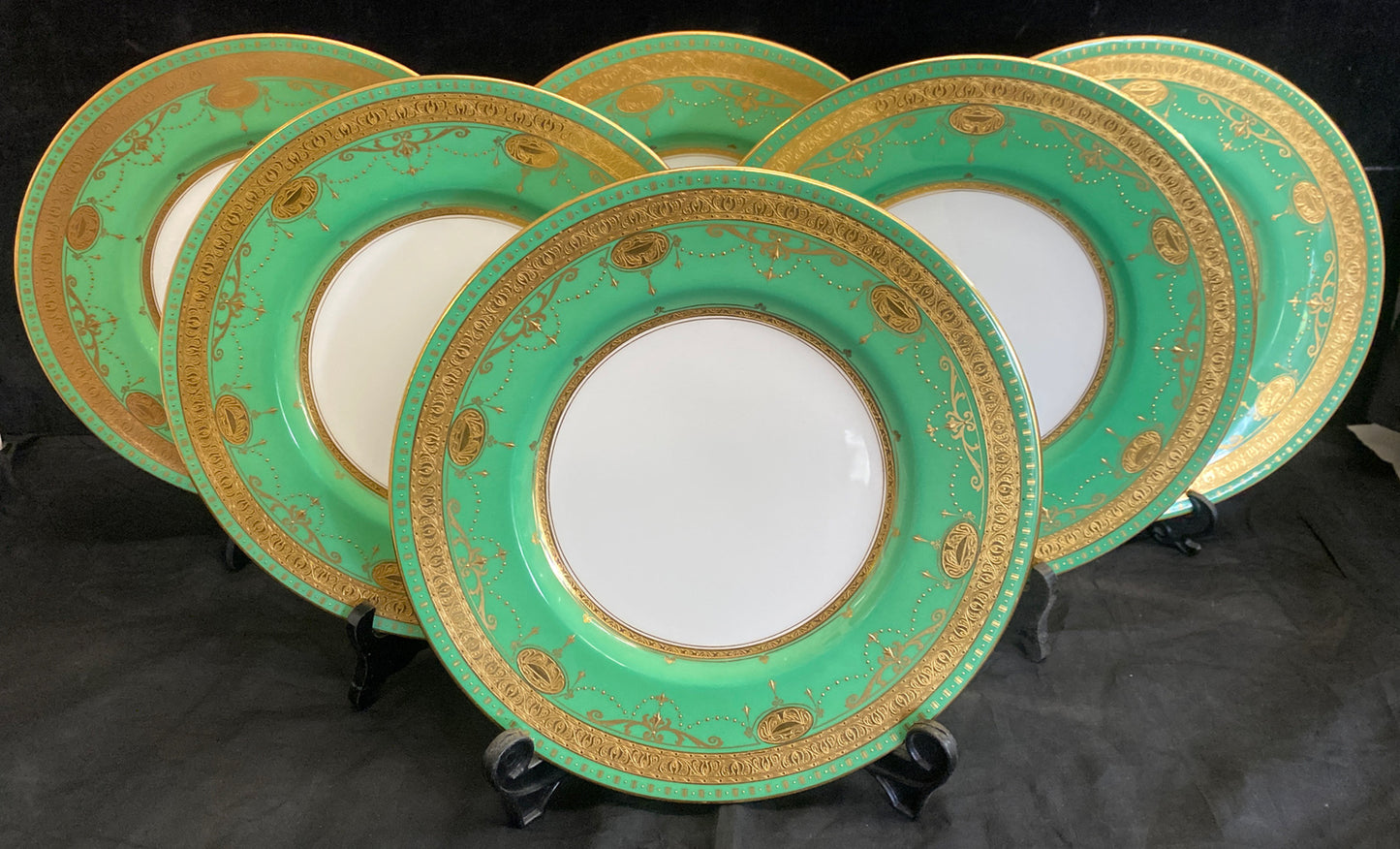 1x Minton Argyle Green & Gold Leaf Enameled Dinner Plate H3655