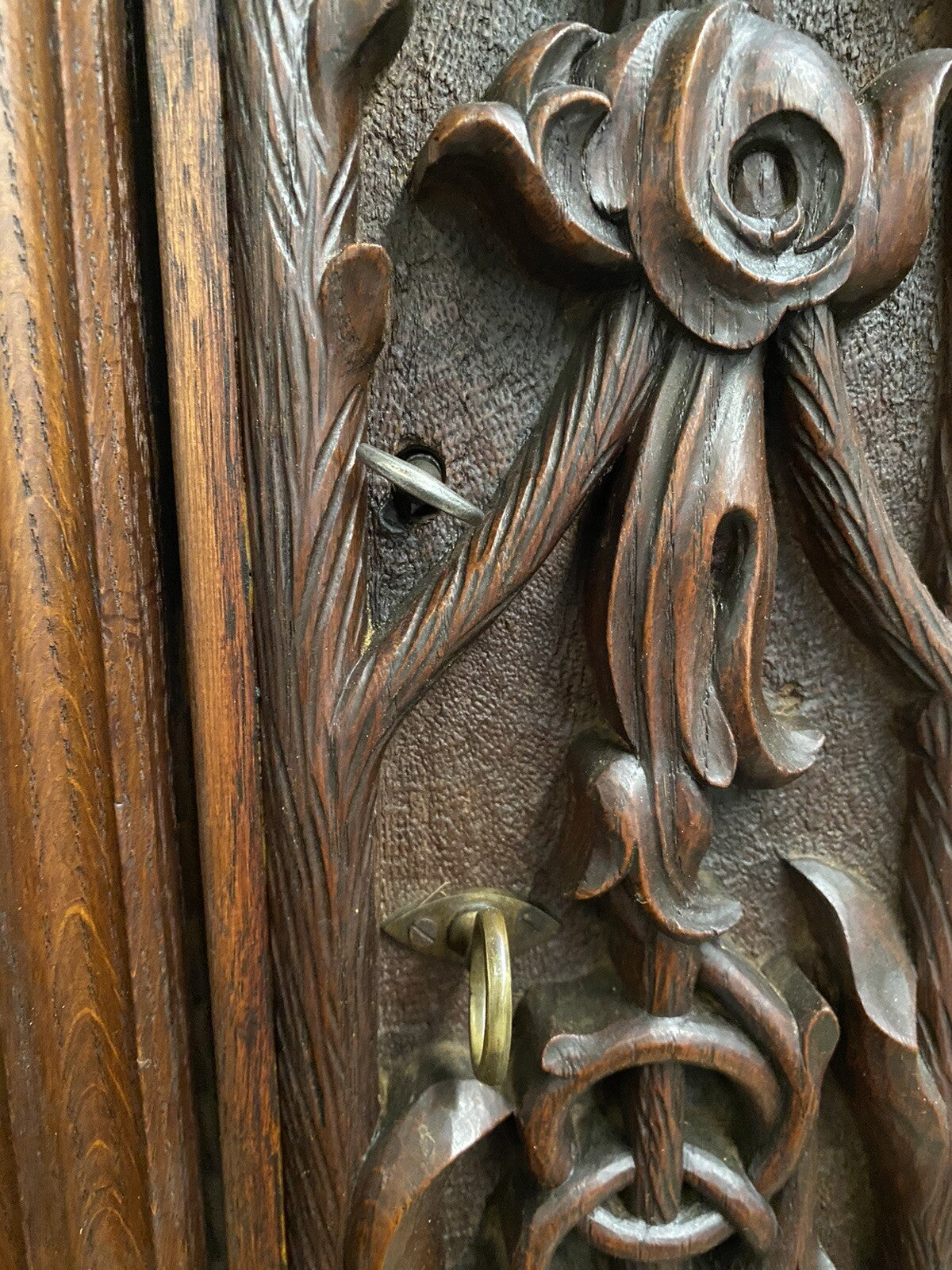 ANTIQUE GUN CABINET BLACK FOREST HEAVILY CARVED OAK DISPLAY 96.5" NBA OWNERS