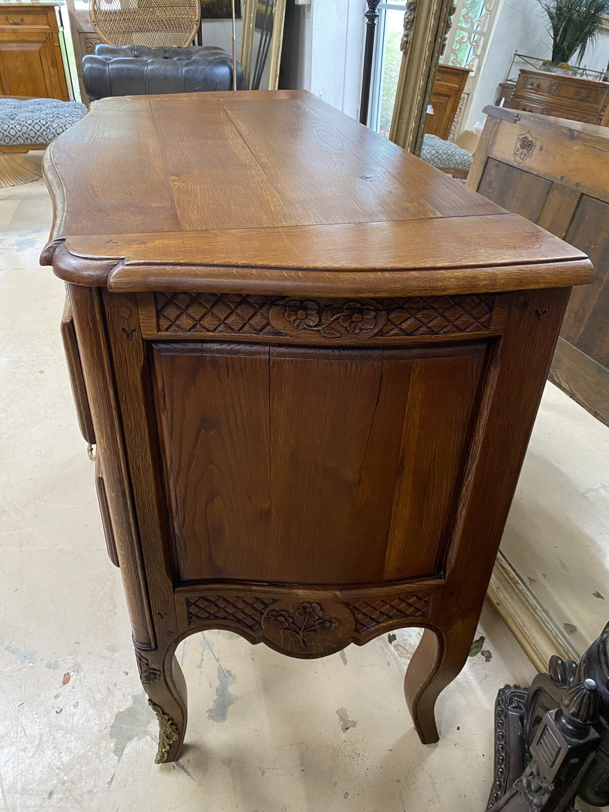 FRENCH PROVINCIAL LOUIS XV STYLE OAK COMMODE