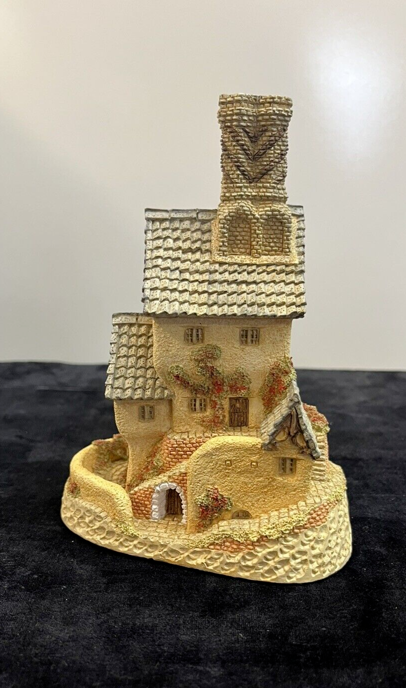 House Of Master Mason - 1984 David Winter - Includes Box & COA