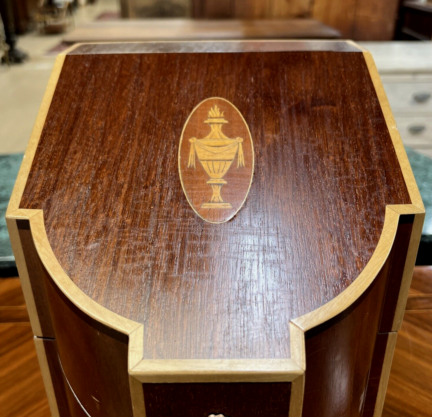 Neoclassical Hepplewhite style Open Mahogany Knife Box Storage