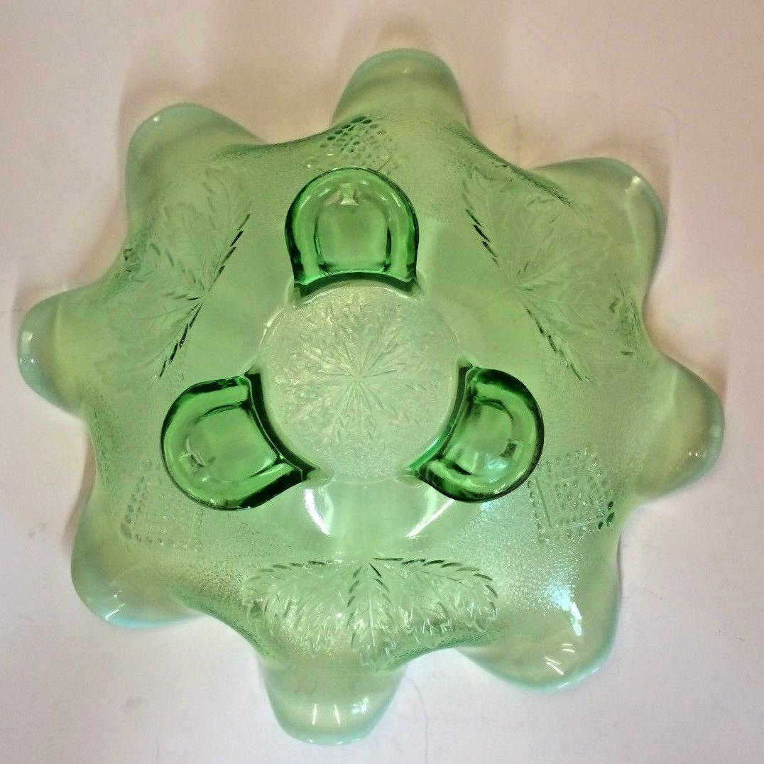 JEFFERSON GLASS  Ruffled  Green OPALESCENT Leaf & Diamond 3 footed 8-3/8" Bowl