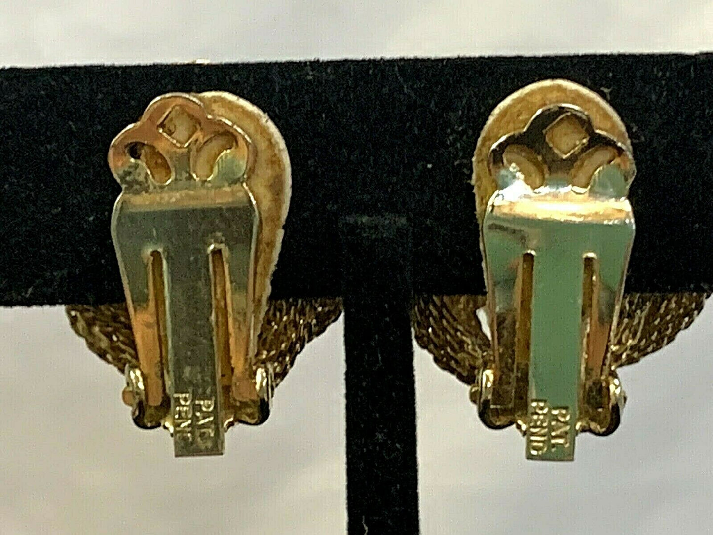 Vintage Pat Pending Round Goldtone Lined Beads Faux Pearl Circles Clip Earrings