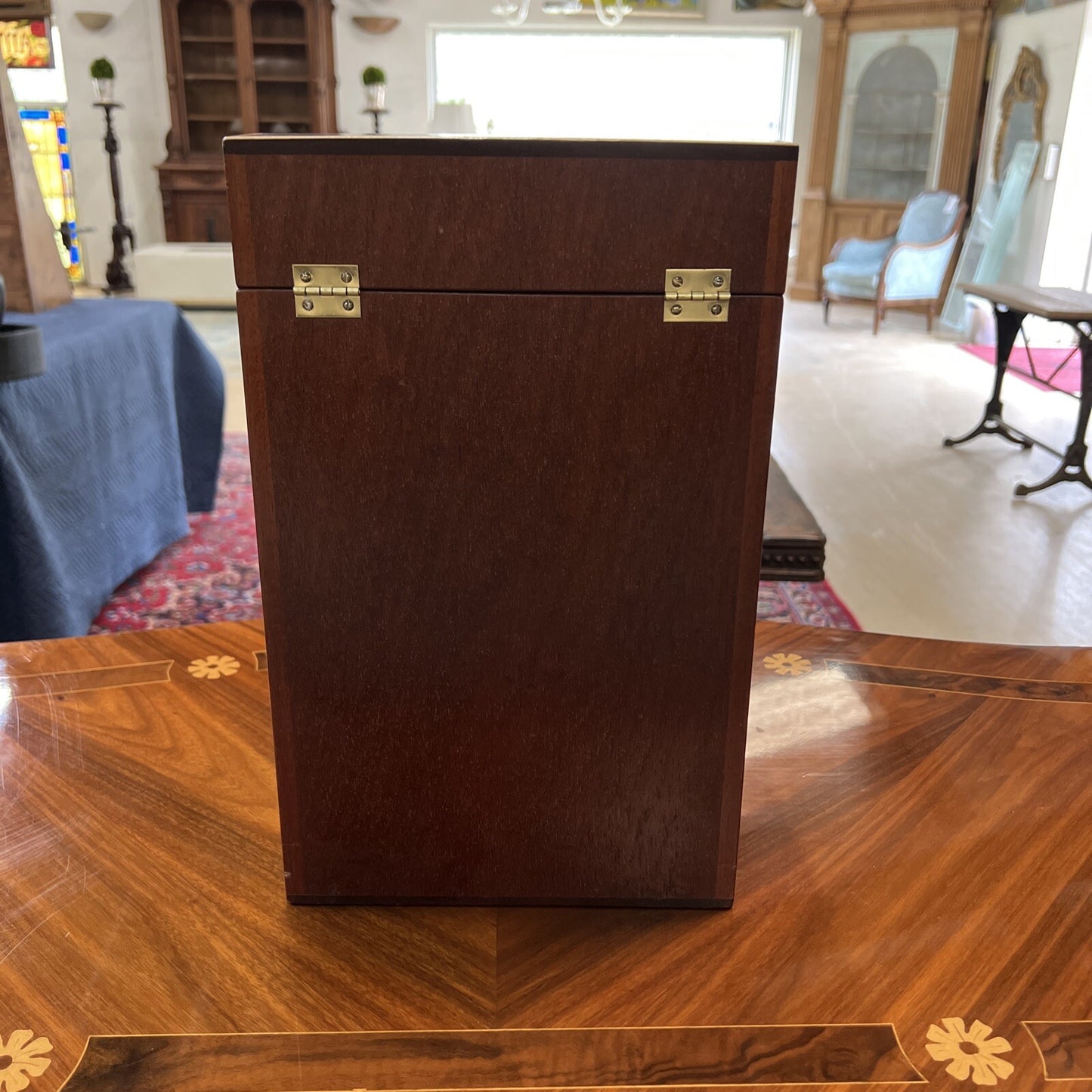 Neoclassical Hepplewhite style Open Mahogany Knife Box Storage