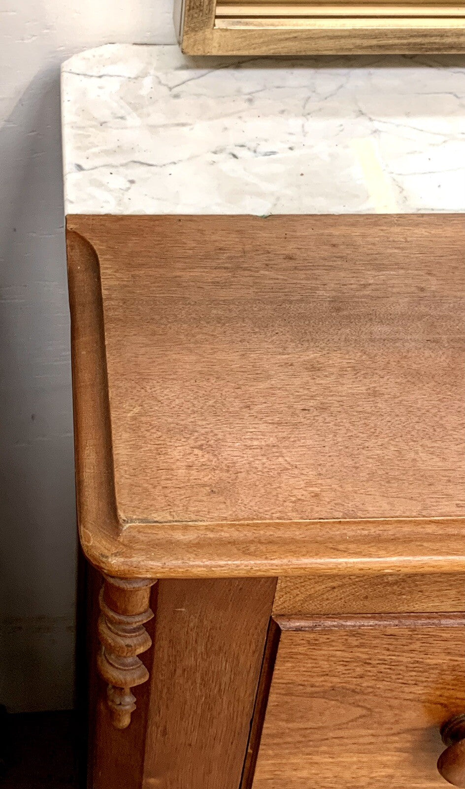 Antique American Victorian Walnut Chest of 3 Drawers marble back cabinet