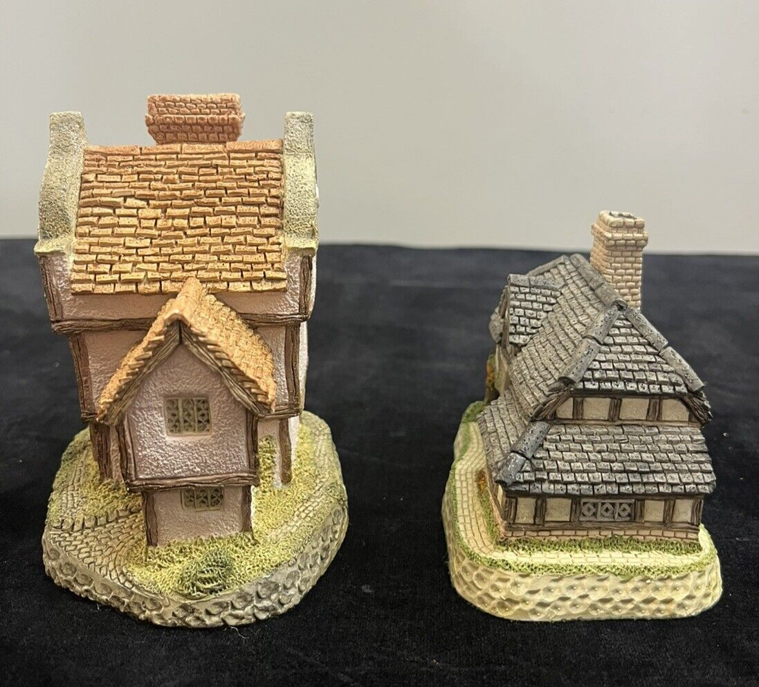 David Winter Cottages Lot: The Bull & Bush, Wishing Well Suffolk House Fisherman