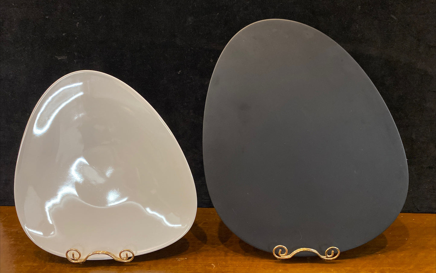 Alessi “Colombina” White Porcelain Dinner Plate & Black  Melamine Placemat