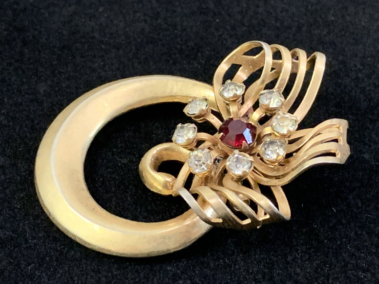 1940's Gold Circle Flower Brooch Pin Pendant  Ribbon with Ruby and Rhinestones