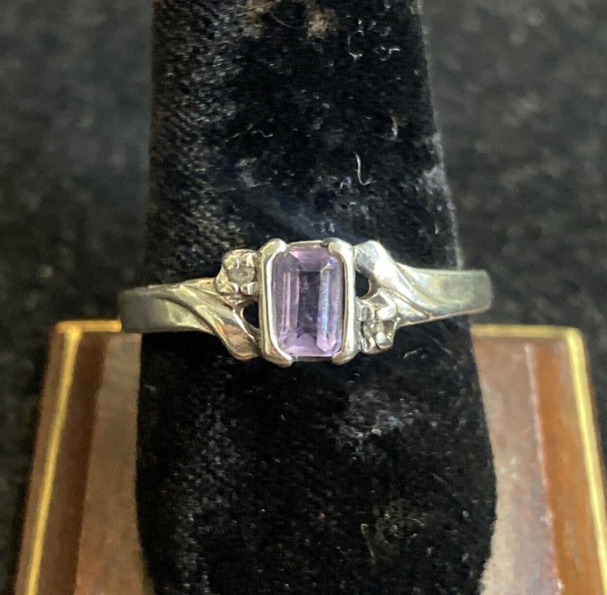 Avon Sterling Silver 925 Amethyst Stone Ring SZ 9.75 3.3g