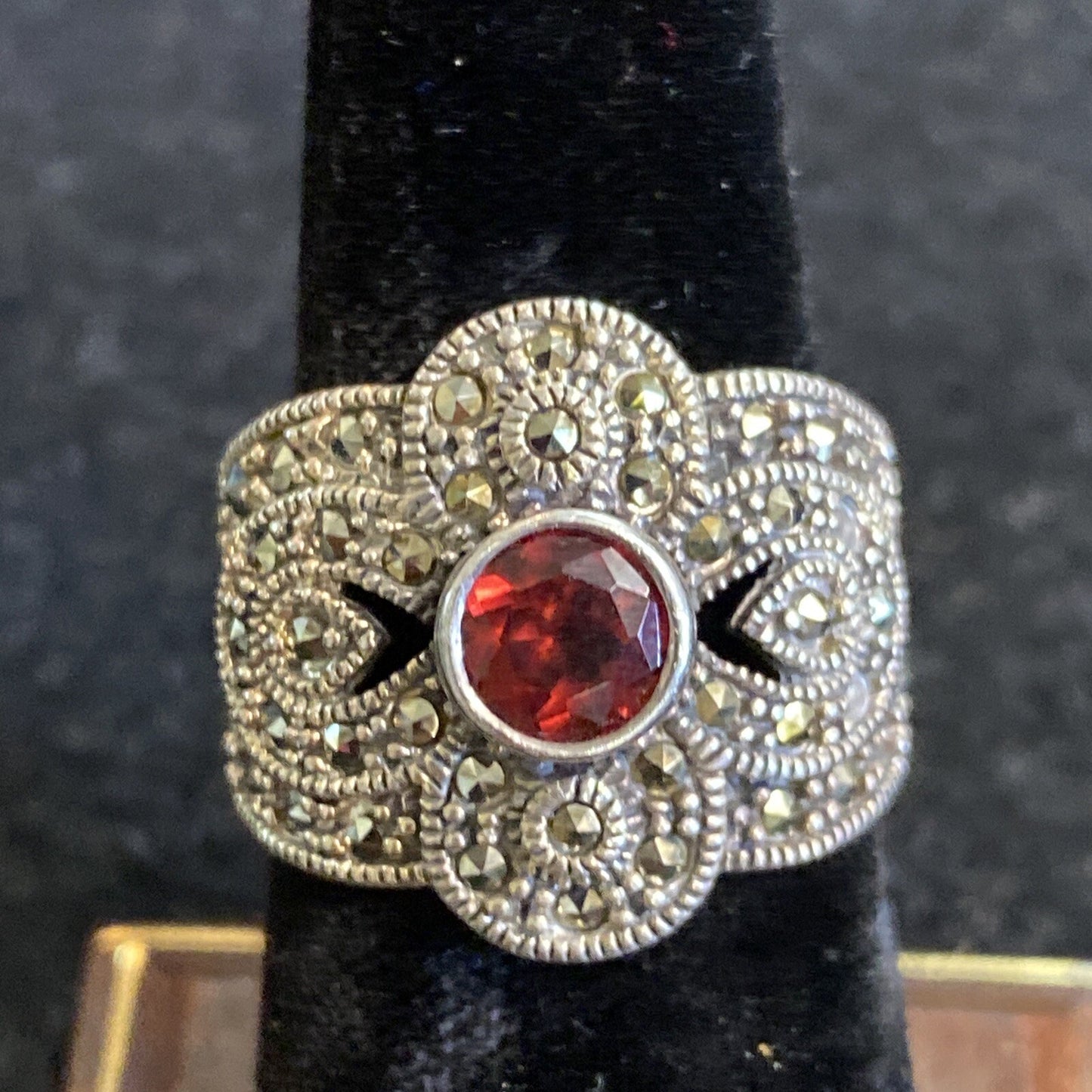 Sterling Silver 925 Garnet & Marcasite Multi Stone Ring SZ 6.5 7.2g JM16