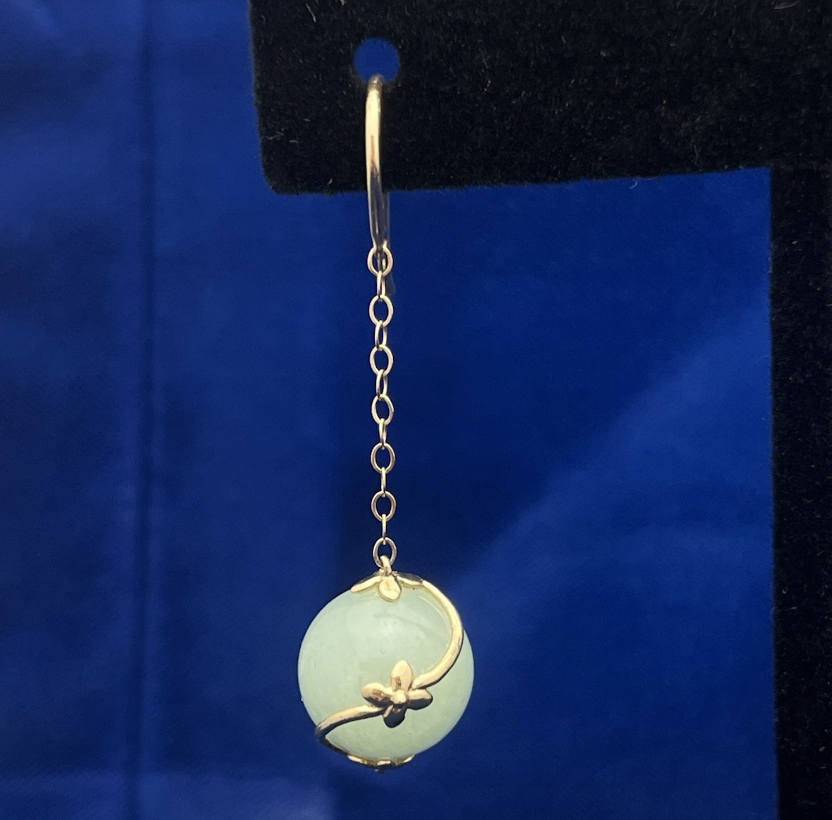 Dainty 14K Yellow Gold Mint Green Jade Dangling Bead Flower Earrings 5.89g