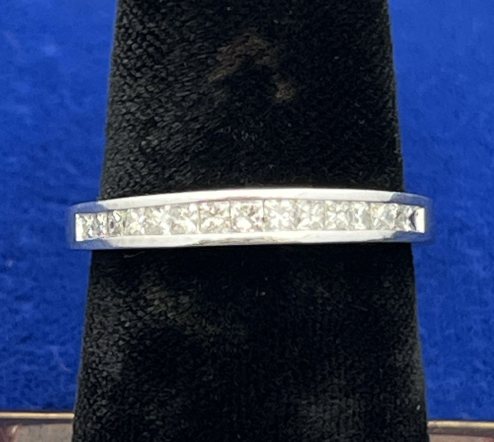 14k White Gold 15 Diamonds (.5 TCW) Band Ring 2.57g Size 7 3/8