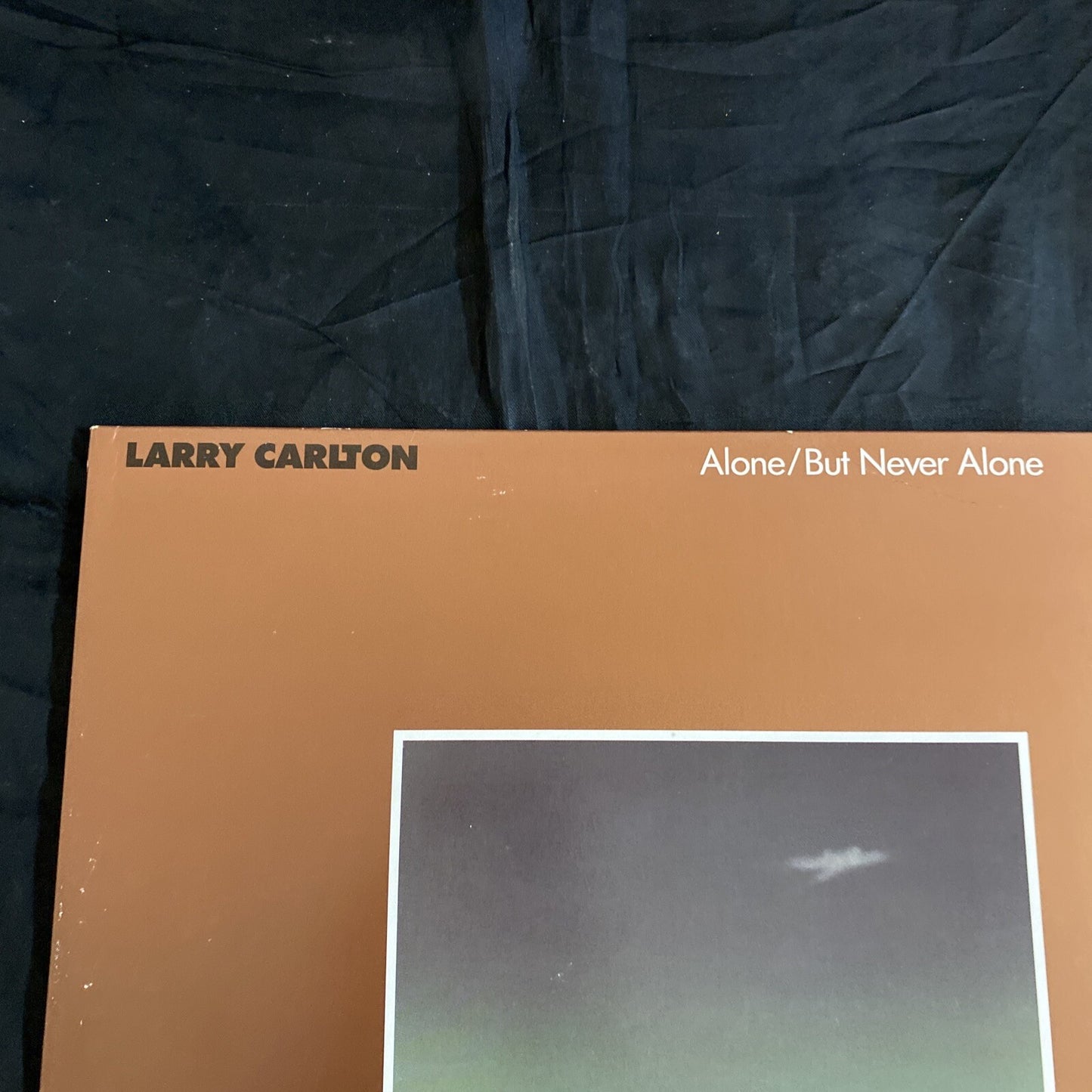Larry Carlton "Alone/But Never Alone" 1986 MASTERS SERIES MCA-5689 NM/VG+