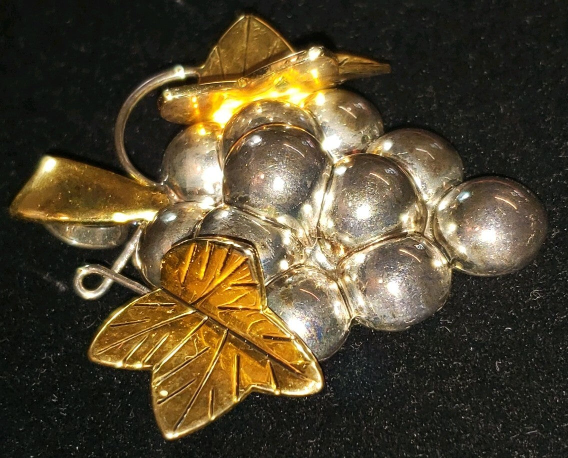 Chunky cluster of grapes Brooch Pin Pendant by Best 2" x 2.25" Sterling 28.7 g
