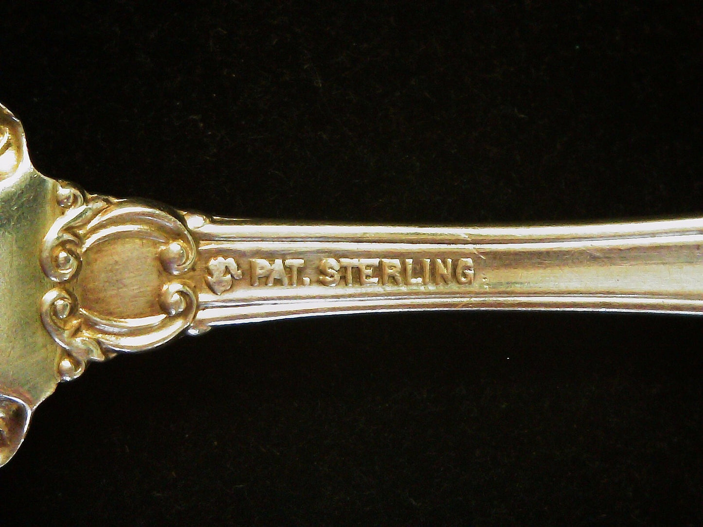 Pat. Sterling Silver Warwick Sugar Shell Spoon 21.9g