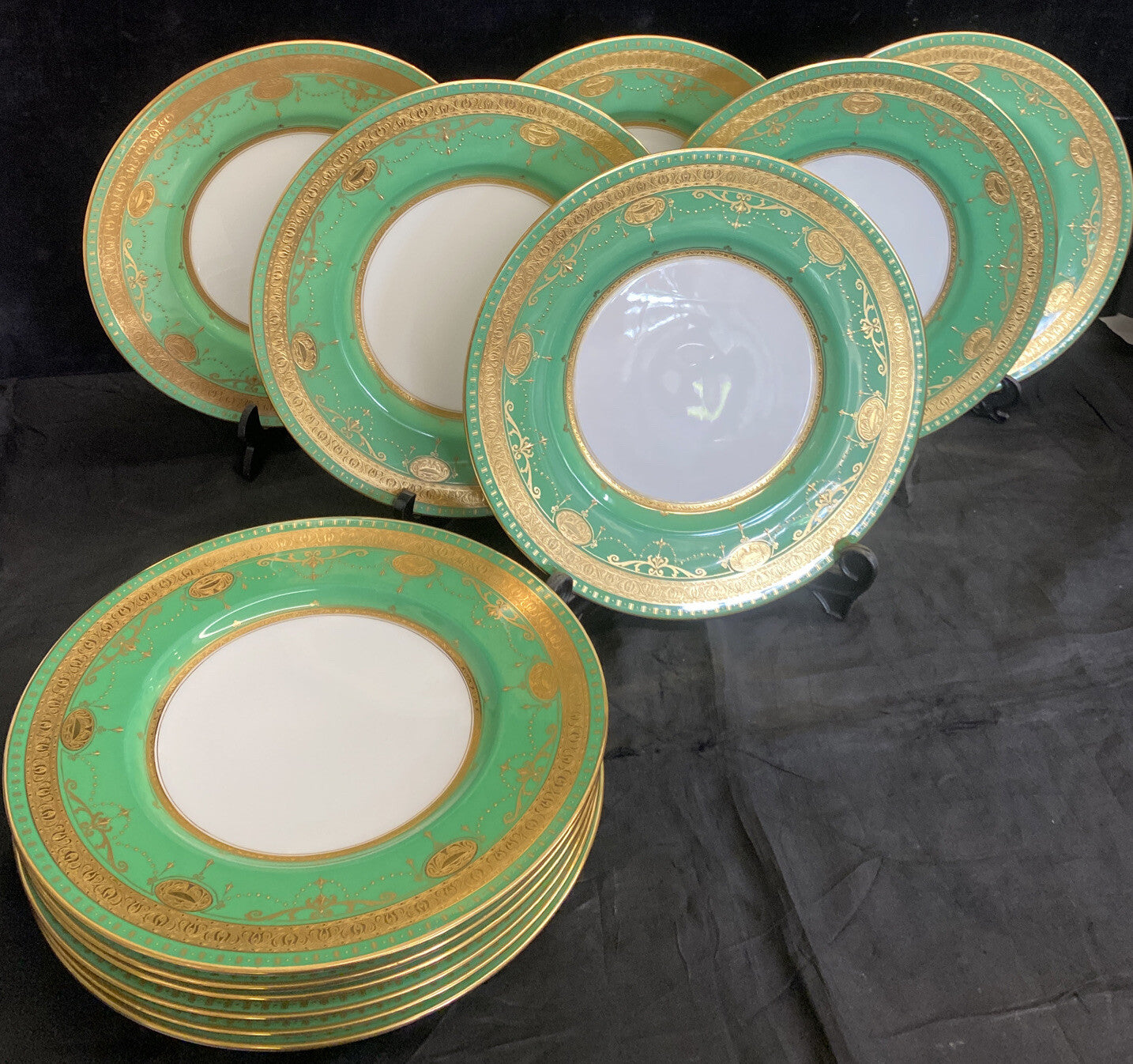 1x Minton Argyle Green & Gold Leaf Enameled Dinner Plate H3655