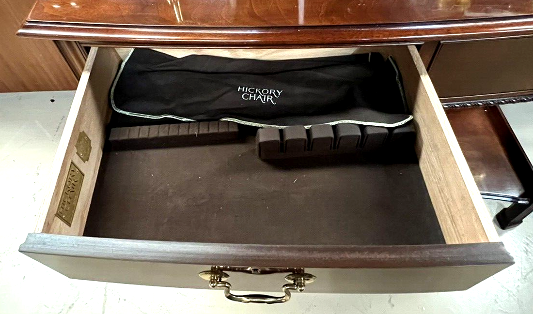 HICKORY CHAIR CO HISTORIC JAMES RIVER COLLECTION 2 TIER SERVER SIDEBOARD CONSOLE