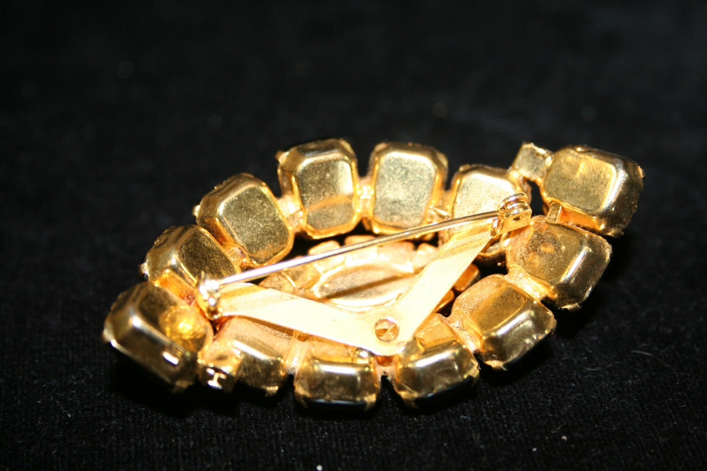 Vintage 3-D Onyx Black & Rhinestone Large Pin Brooch  2.5" x 1.5"