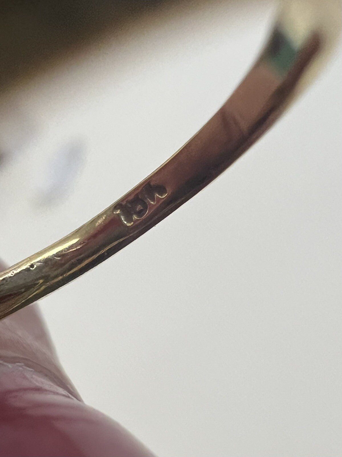 18 K Yellow Gold Ring Pear Shape Genuine Emerald with 3 diamonds 2.4 g sz 5,25