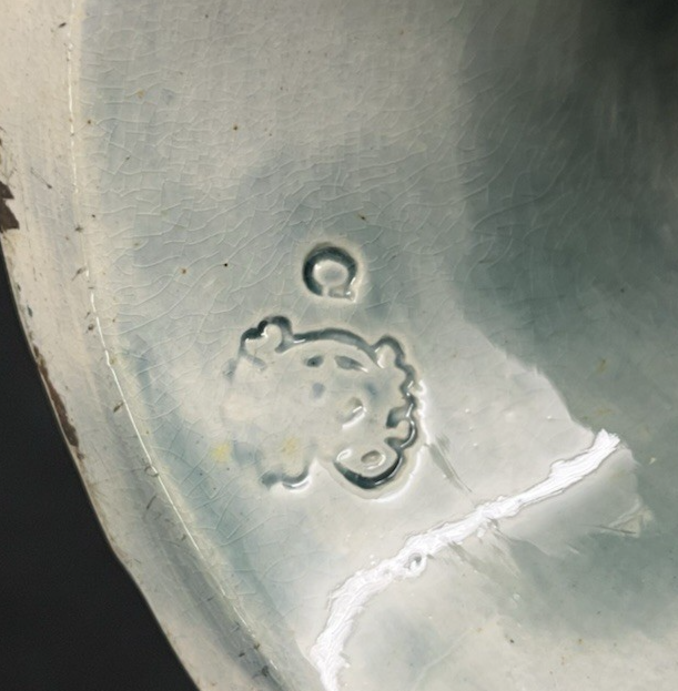 1800s Griffen Smith & Hill Etruscan Majolica Maple Leaf Pedestal Plate 9.5"