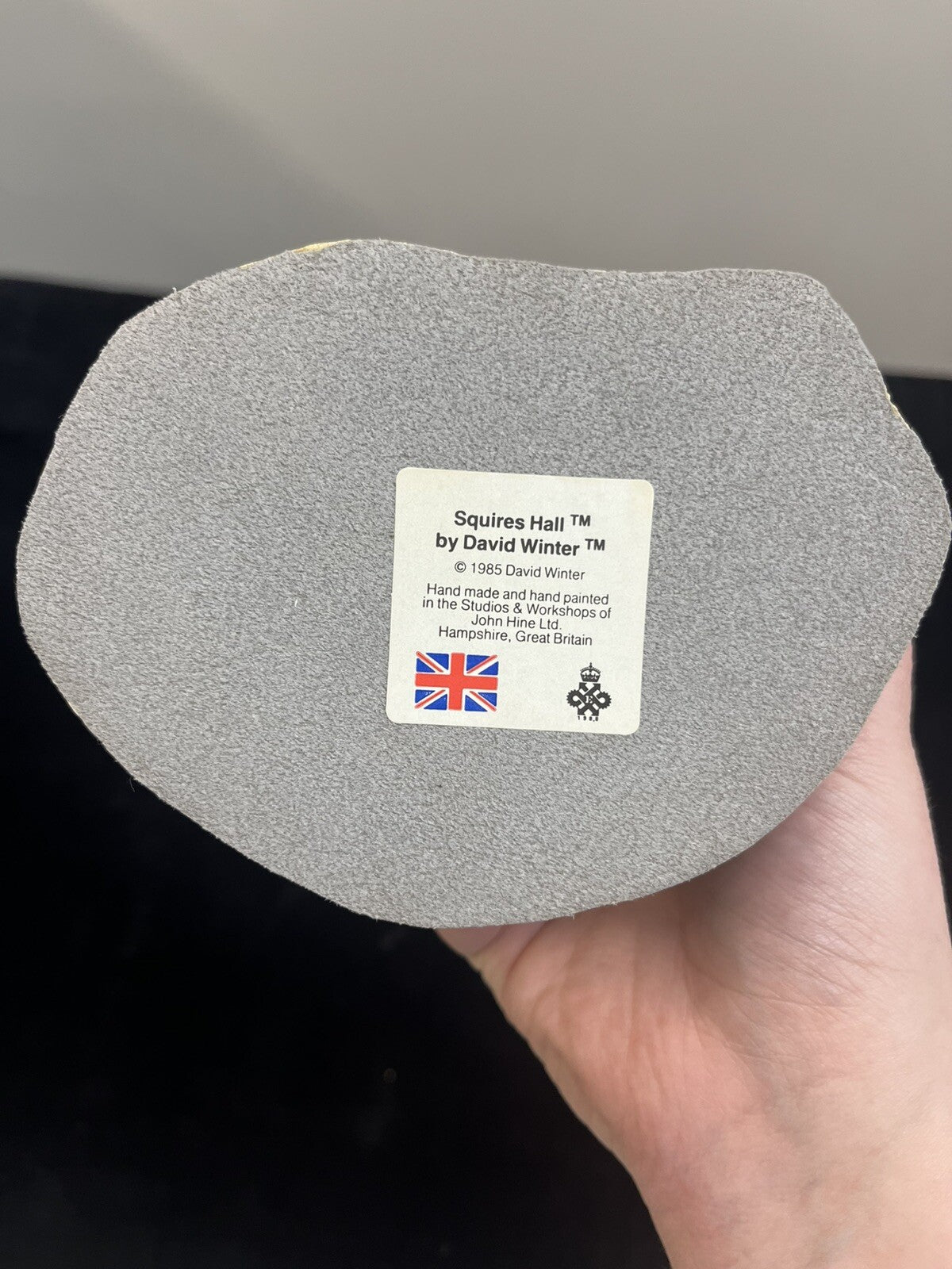 David Winter Cottages -  Squires Hall - 1985  British - Original Box w/ COA