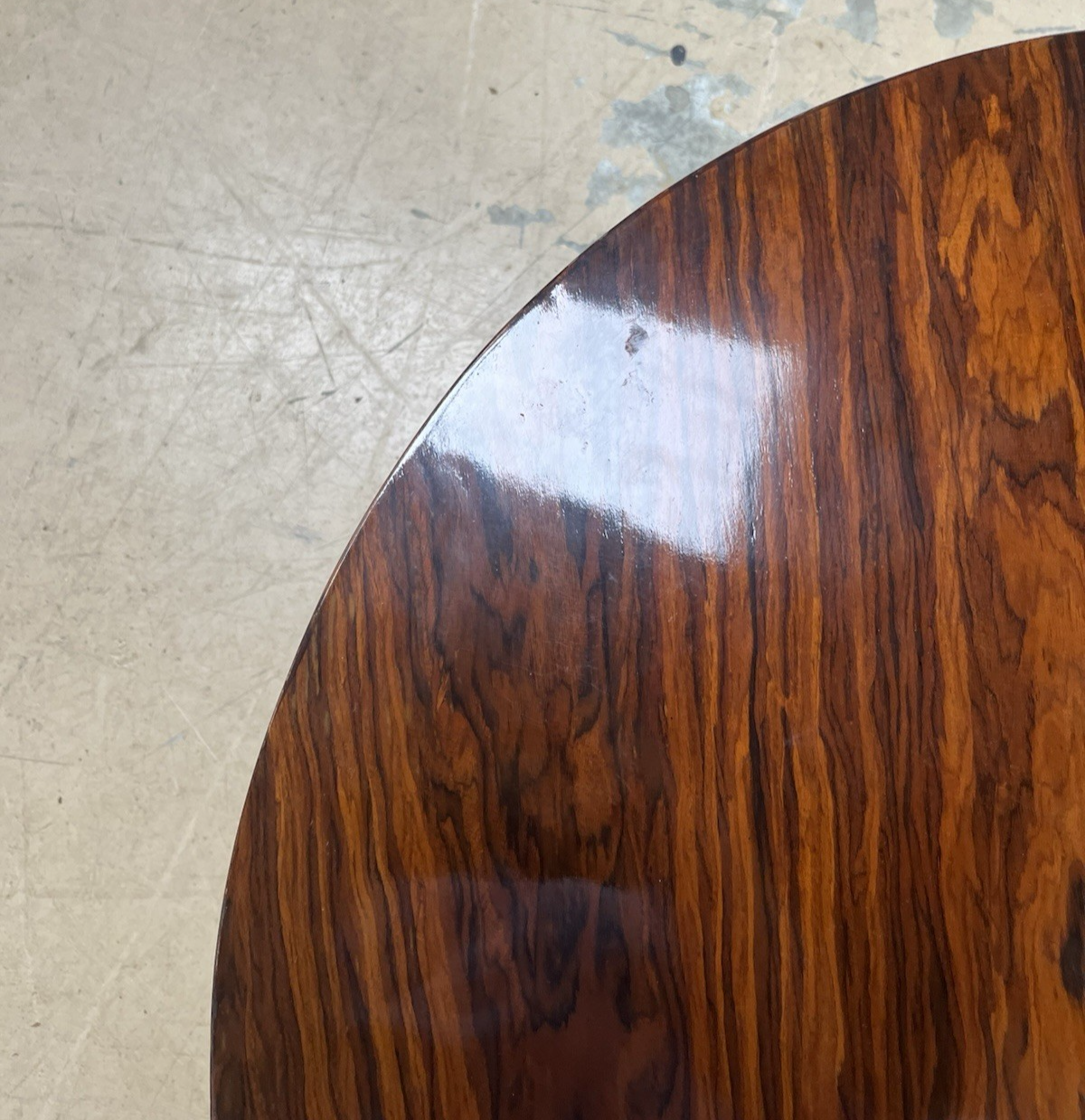 ART DECO STYLE ROUND CENTER TABLE 31" DIAMETER