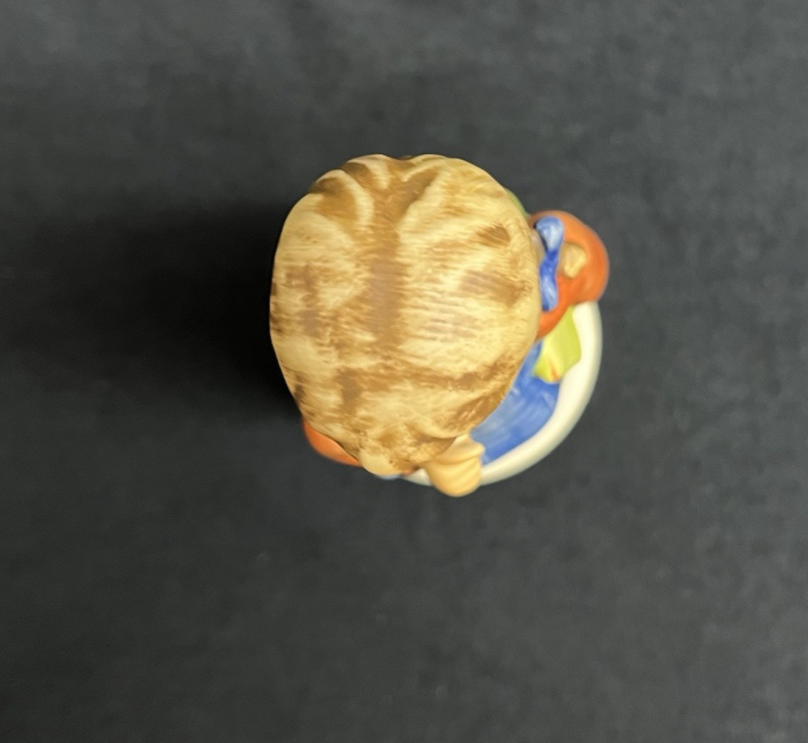 1988 M.I. Hummel Club Exclusive Goebel "I Wonder" Porcelain Figurine #486