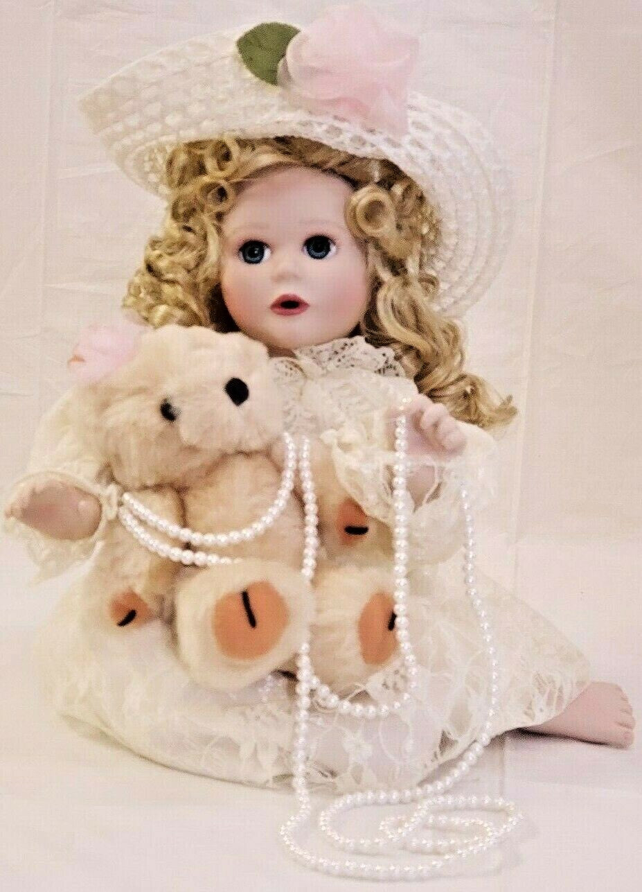 1992 The Ashton-Drake Galleries "Alicia" Porcelain Doll