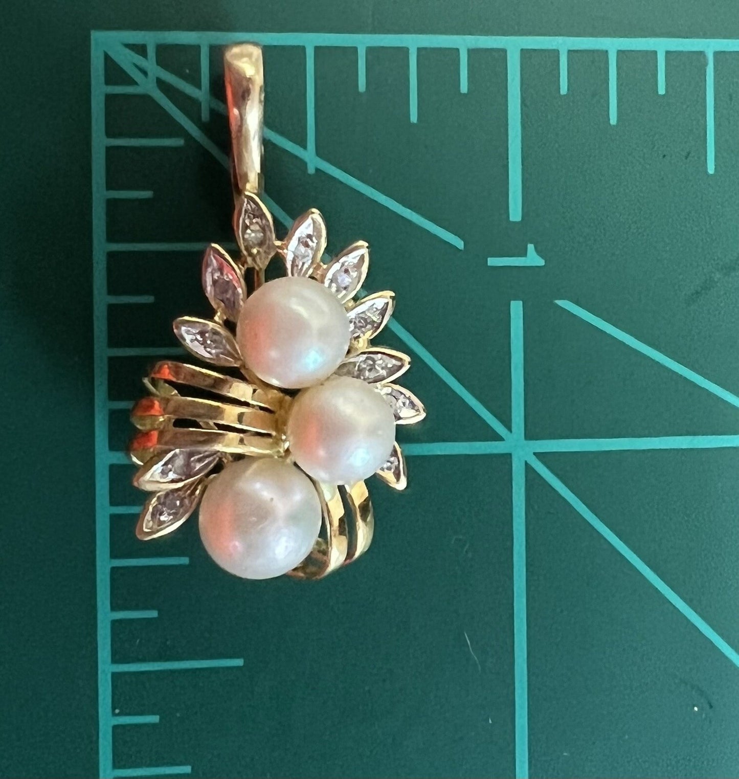 14K Gold Pearl & Diamond Pendant 3.45 g MSRP $1600