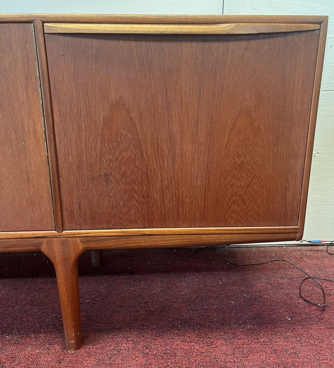 1960's McINTOSH 'DUNFERMLINE' MID-CENTURY MODERN TEAK SIDEBOARD  w/ FOLDOUT BAR