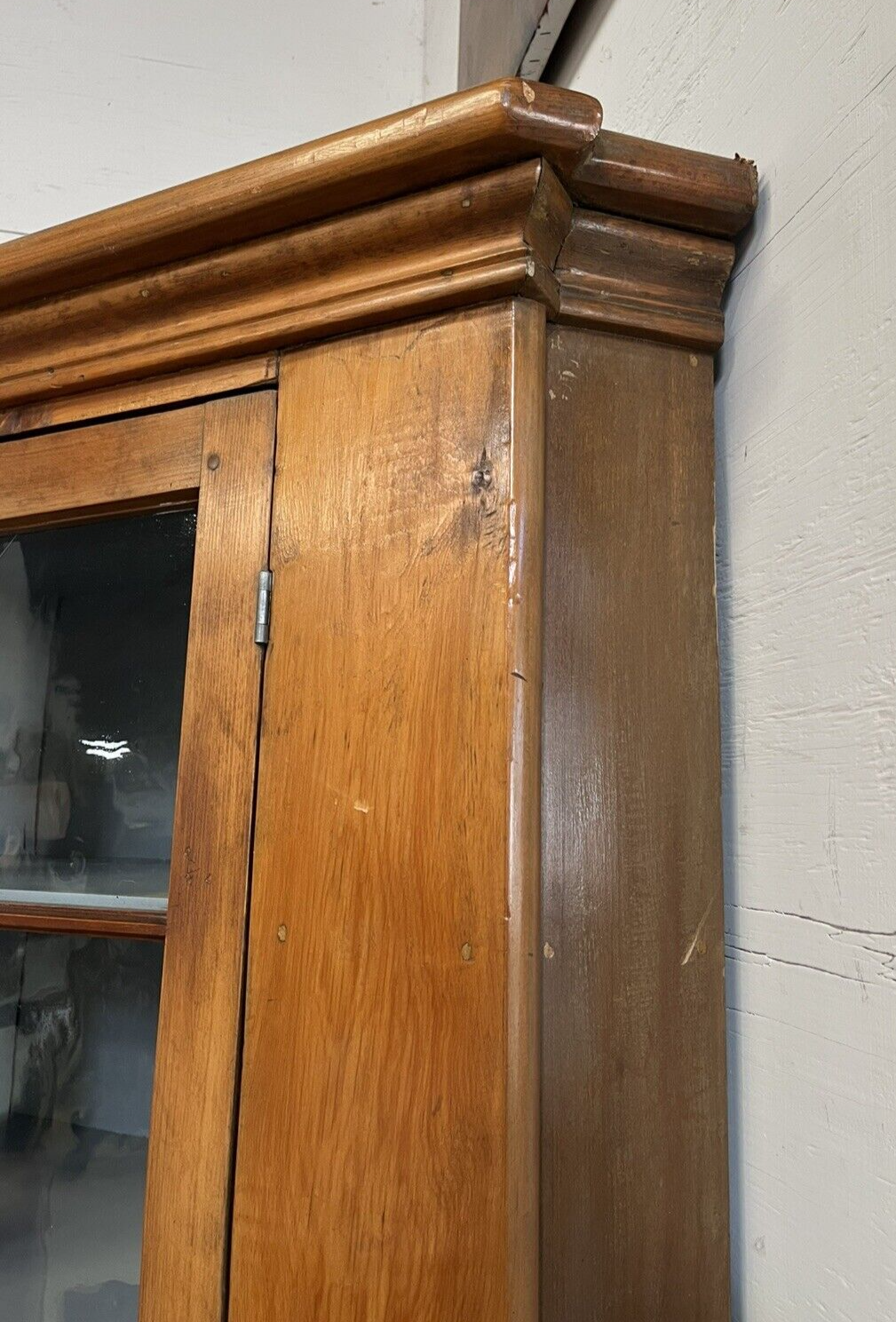 AMERICAN FEDERAL PINE & MAPLE CORNER CUPBOARD 81.5" High