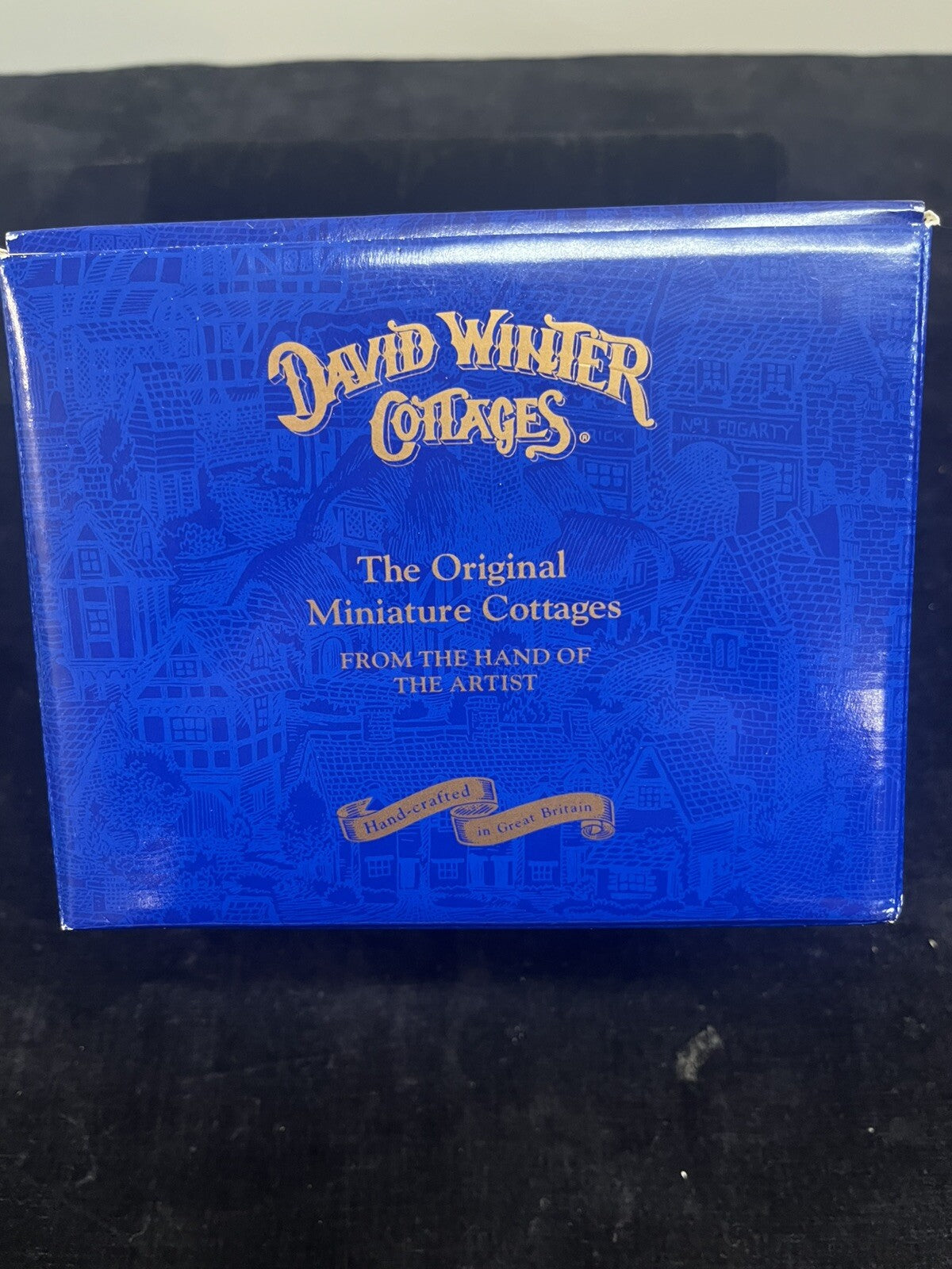 David Winter Cottages THE MODEL DAIRY 1995 in original box w/ COA & Tote Bag
