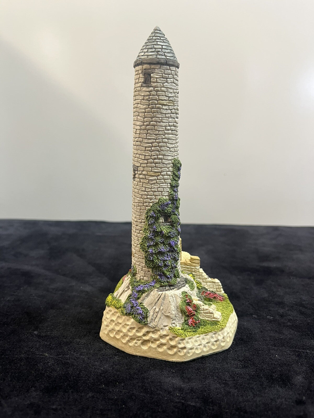 David Winter Cottages Irish Round Tower 1991 Limited Edition