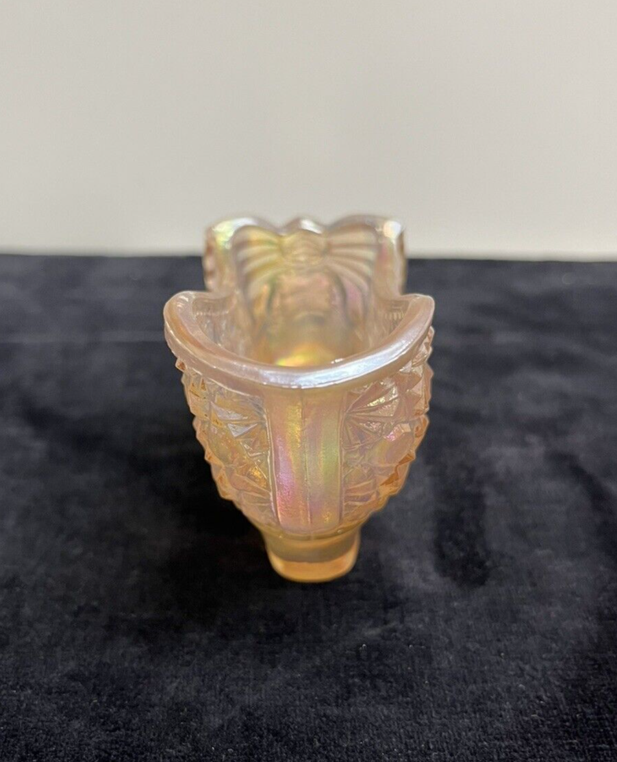 Boyd Iridescent Pink Glass Daisy Pattern Slipper with Bow 6" in Length