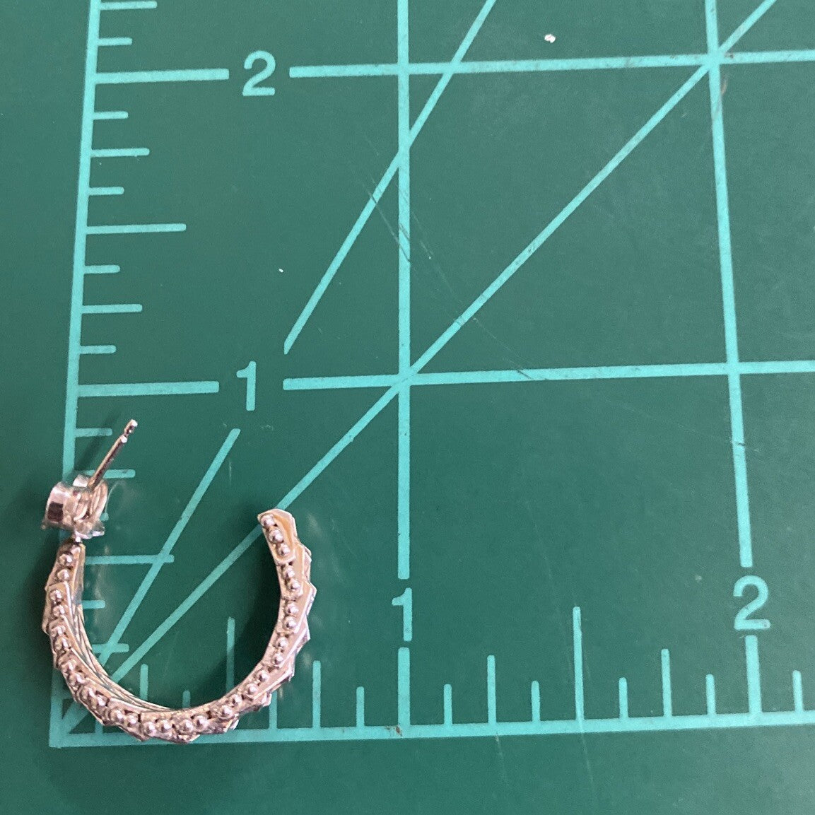 4.8g 14k White Gold Half Hoop Earrings