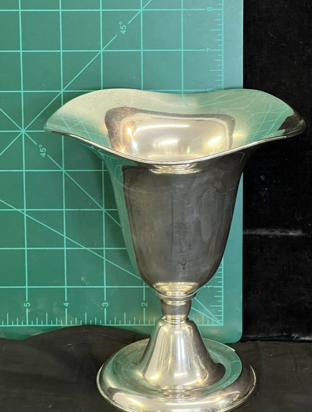 Vintage International Sterling Silver  Trumpet Vase, 5 6/8" 345g 145-66