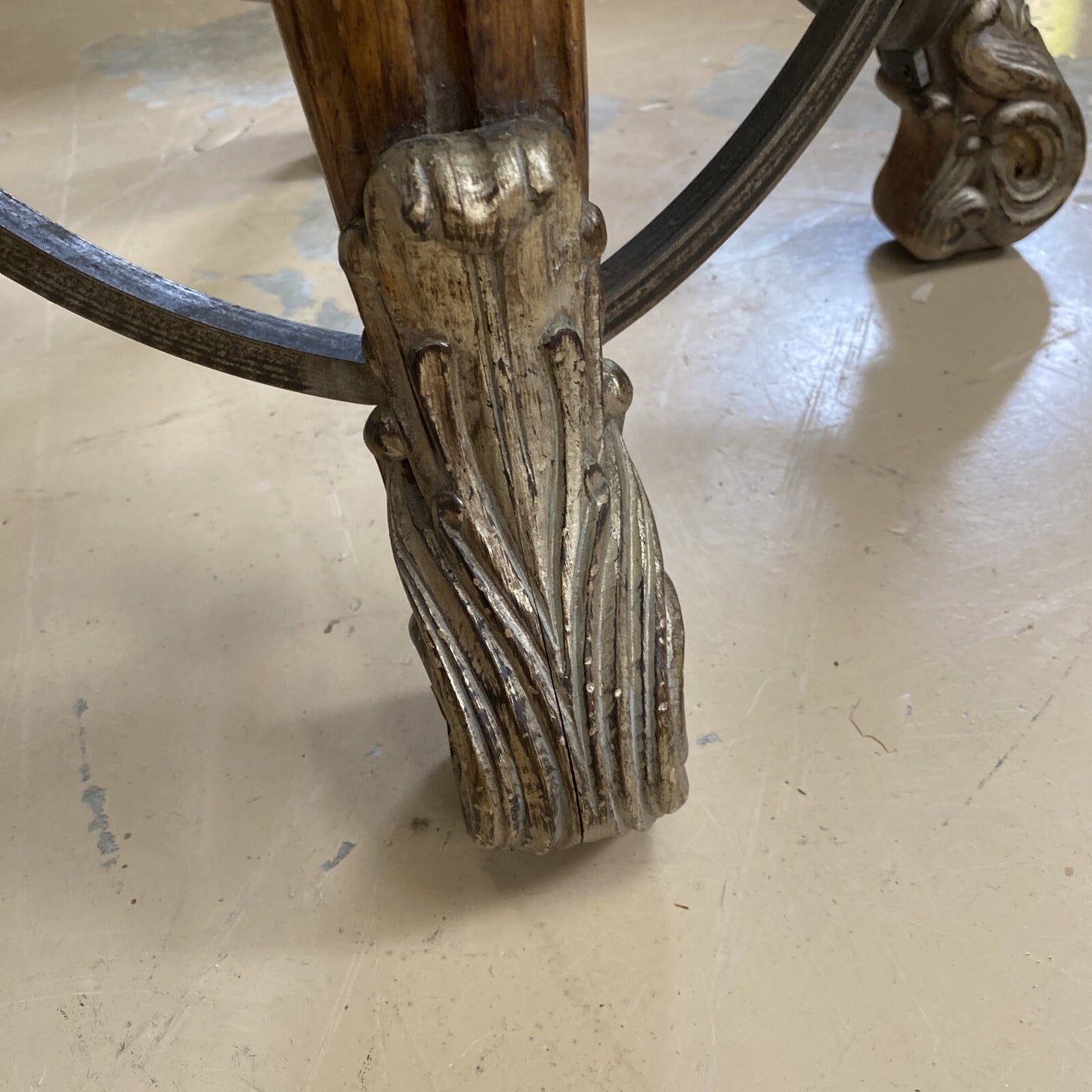 68" Round LARGE CONTEMPORARY GLASS-TOP Dining TABLE 4wood Carved & Iron Supports