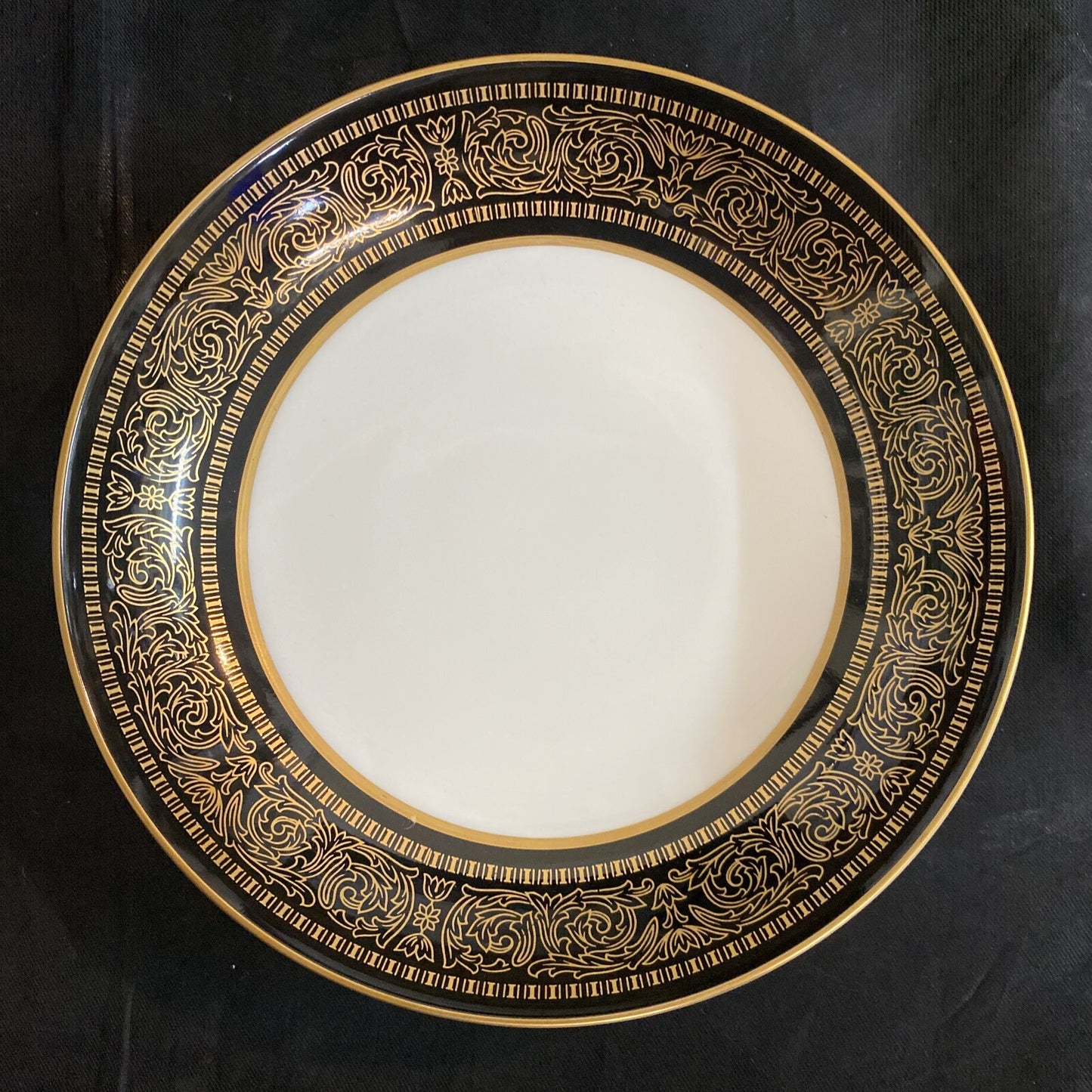 MIKASA Bone China Mount Holyoke 5 5/8" Fruit/Dessert Bowl