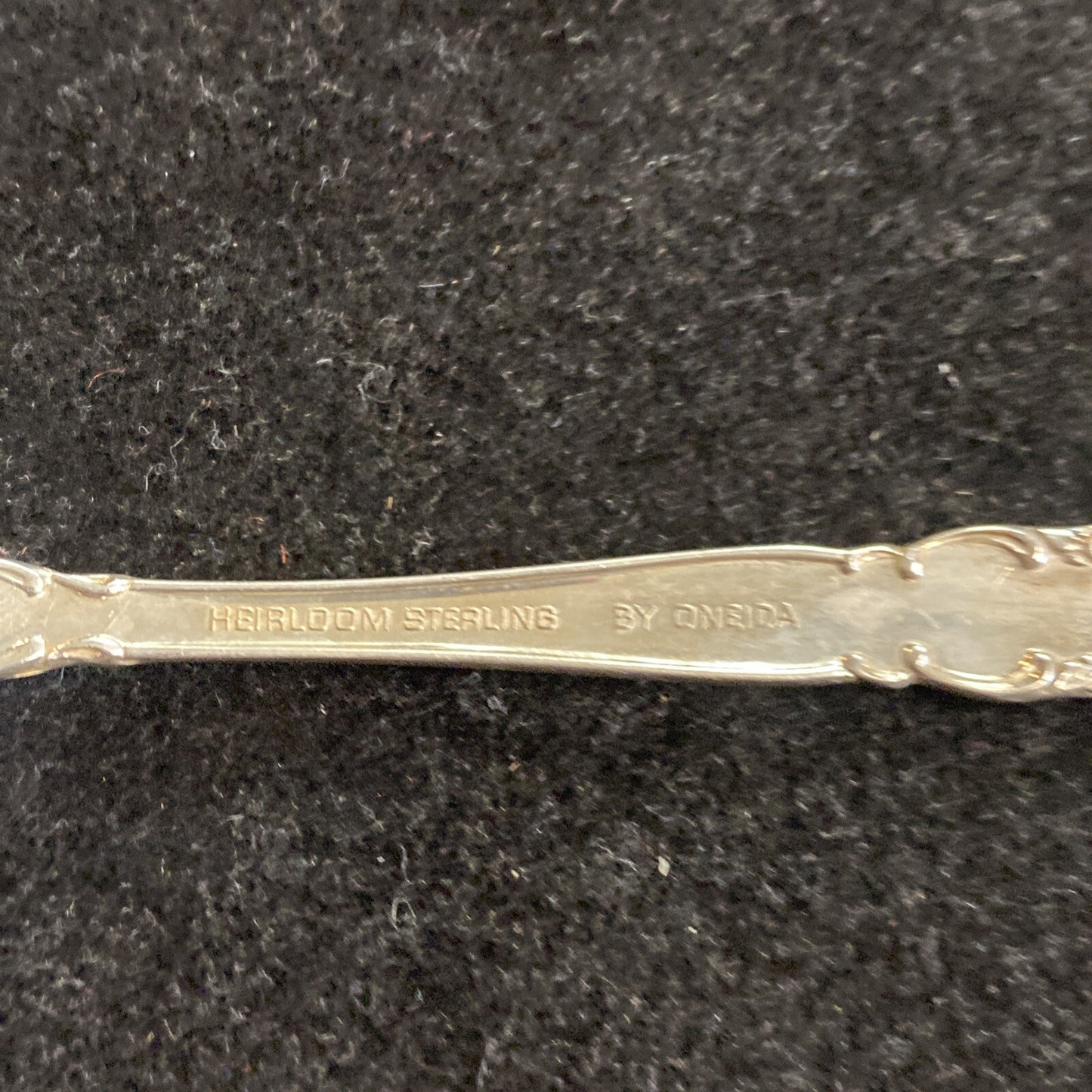 Sterling Heirloom Grandeur by Oneida 6 1/2" Dessert/Soup Spoon 37g 2 Avail