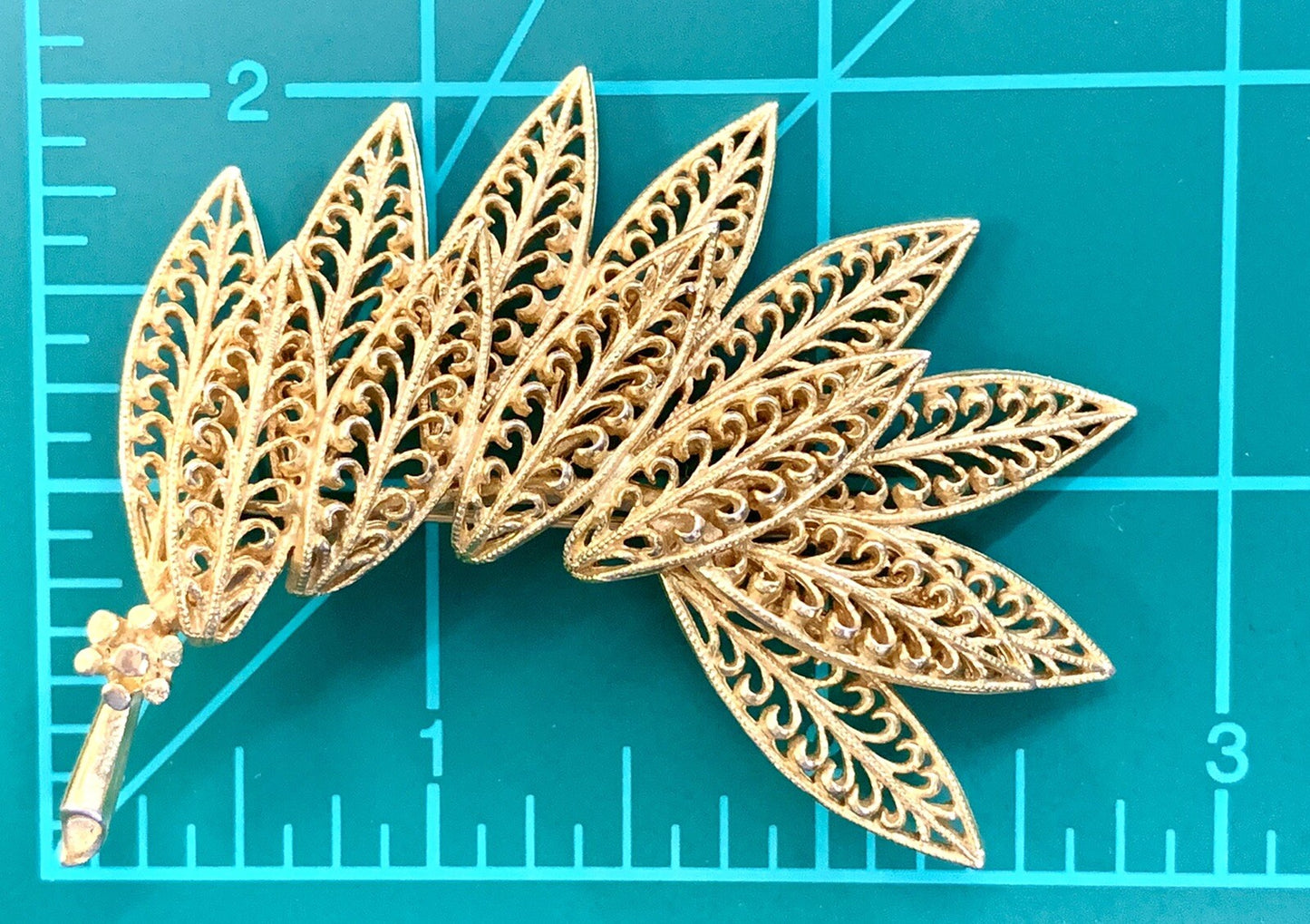 Signed PM Vintage Gold 12 Leaf Layered Brooch Pin 2 3/4" x 2"