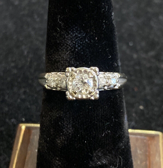 3.7g 14K White Gold Diamond Wedding Ring Size 6.25