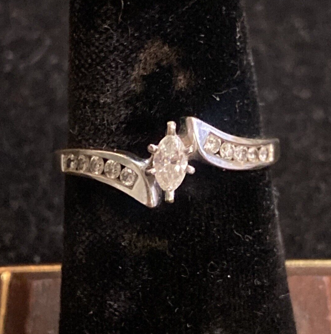 14k White Gold & Diamond Ring SZ 6.5 2.9g