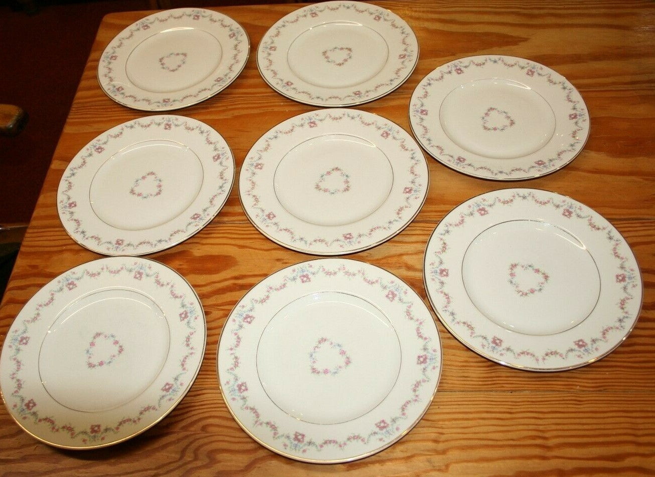 18Pc. SYRACUSE CHINA OLD IVORY ARCADIA Dinnerware