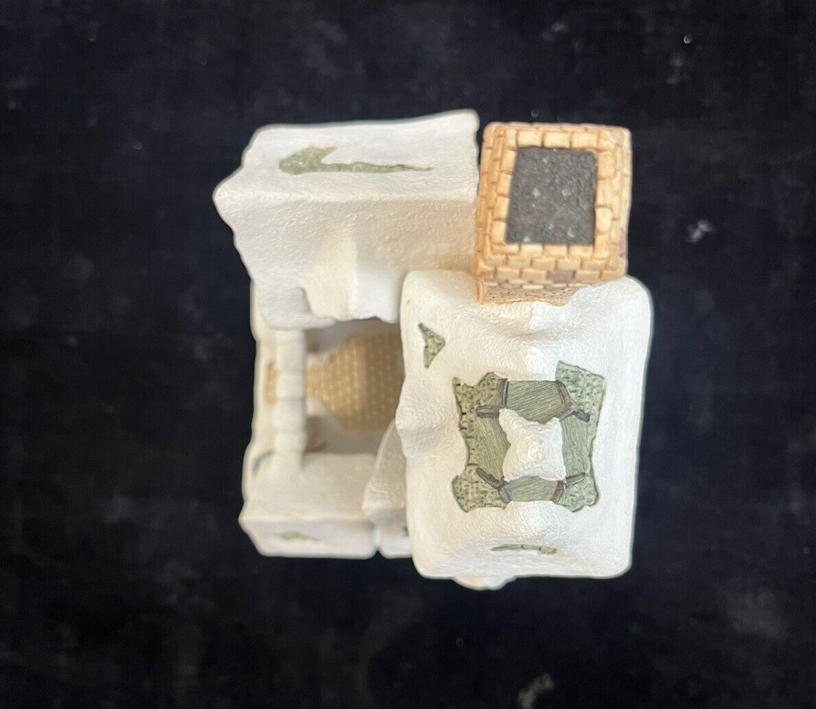 Vintage David Winter Cottage: "The Scrooge Family Home" Limited Edition 1993