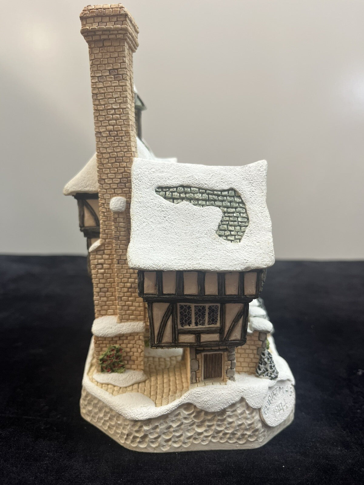 Vintage David Winter Cottage: "The Scrooge Family Home" Limited Edition 1993