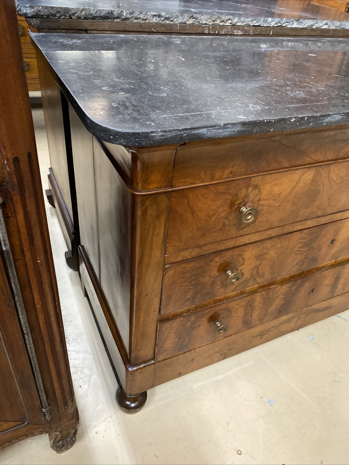 ANTIQUE FRENCH LOUIS PHILIPPE MARBLE-TOP FLAME BURLED MAHOGANY COMMODE CHEST