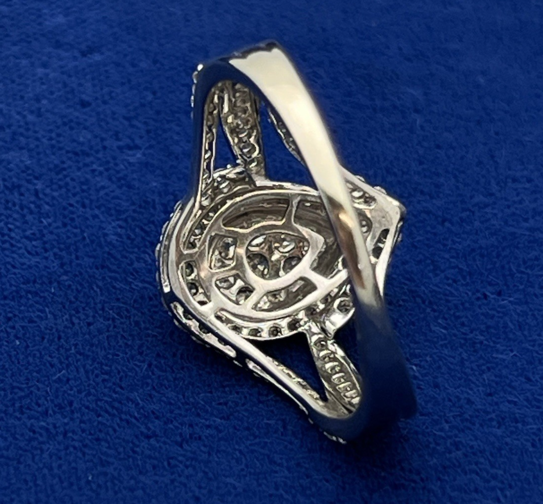 10k White Gold 1 CT TW Diamond Pear Shaped Ring 3.2g