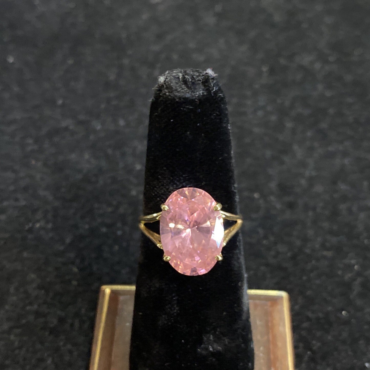 3.9g 14K Yellow Gold Pink Ice CZ Ring Size 5.75