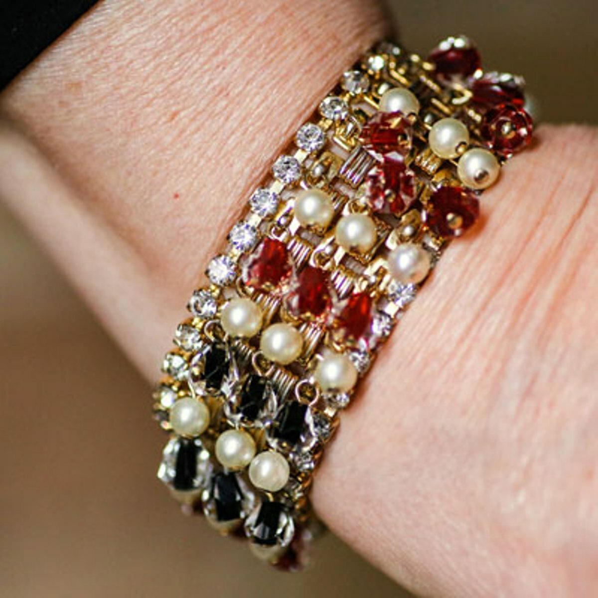 HOBE Ruby Onyx Pearl Diamanté & Gold Dangling Bracelet 1950's Hollywood Bling