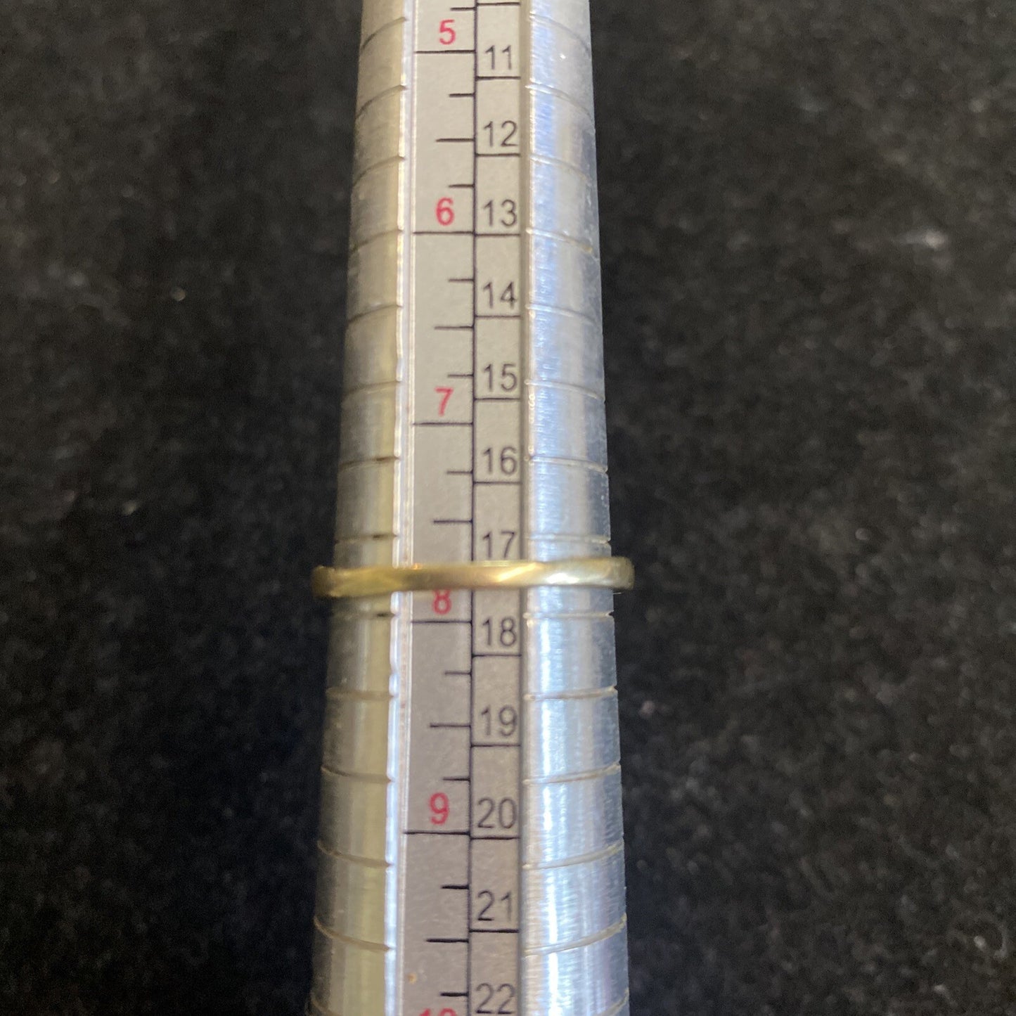 10K Yellow Gold Size 7.75 Sapphire Ring 2.7g